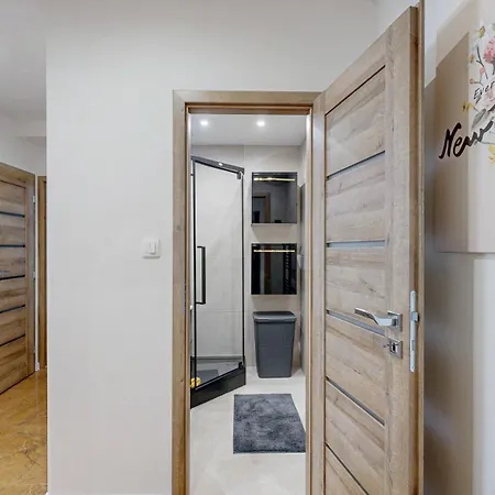 Flexihome Sk - Jantarova - 65m2 - 2 Bedroom - Garage Parking Appartement *
