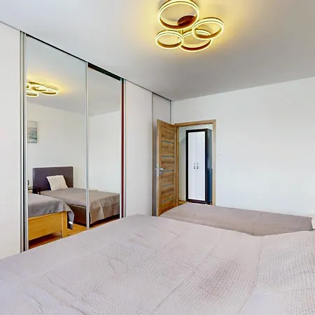 Flexihome Sk - Jantarova - 65m2 - 2 Bedroom - Garage Parking