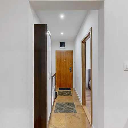 Flexihome Sk - Jantarova - 65m2 - 2 Bedroom - Garage Parking Appartement *
